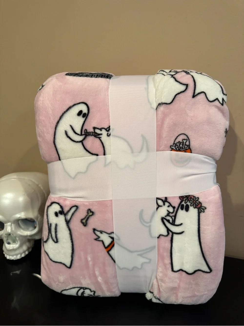 Isaac Mizrahi Pink Halloween Plush Blanket - Ghost and DOG Print NWT Queen/Full